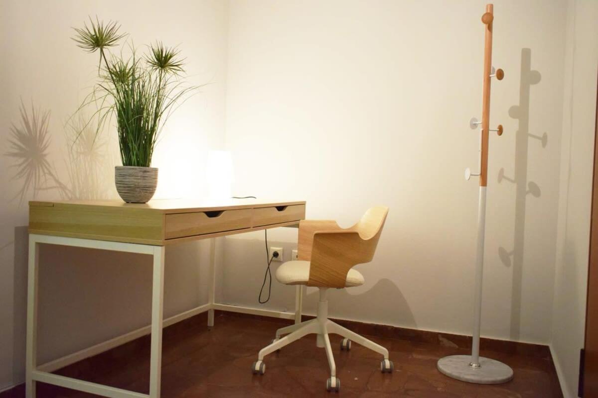 Stylish Apt In The Historic Heart Of The City Atena Exterior foto